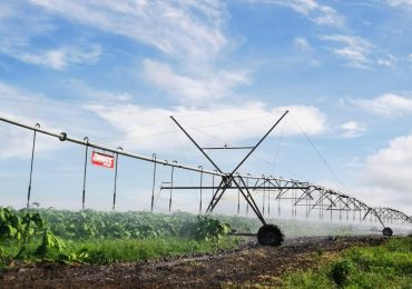 Sistema di irrigazione intelligente e inverter per pompa solare