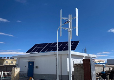 Progetto ibrido eolico-solare da 15 kVA nel Qinghai