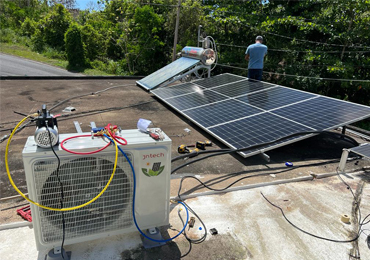 Sistema di condizionamento dell'aria solare ibrido da 24000 BTU con aria condizionata e solare a Porto Rico